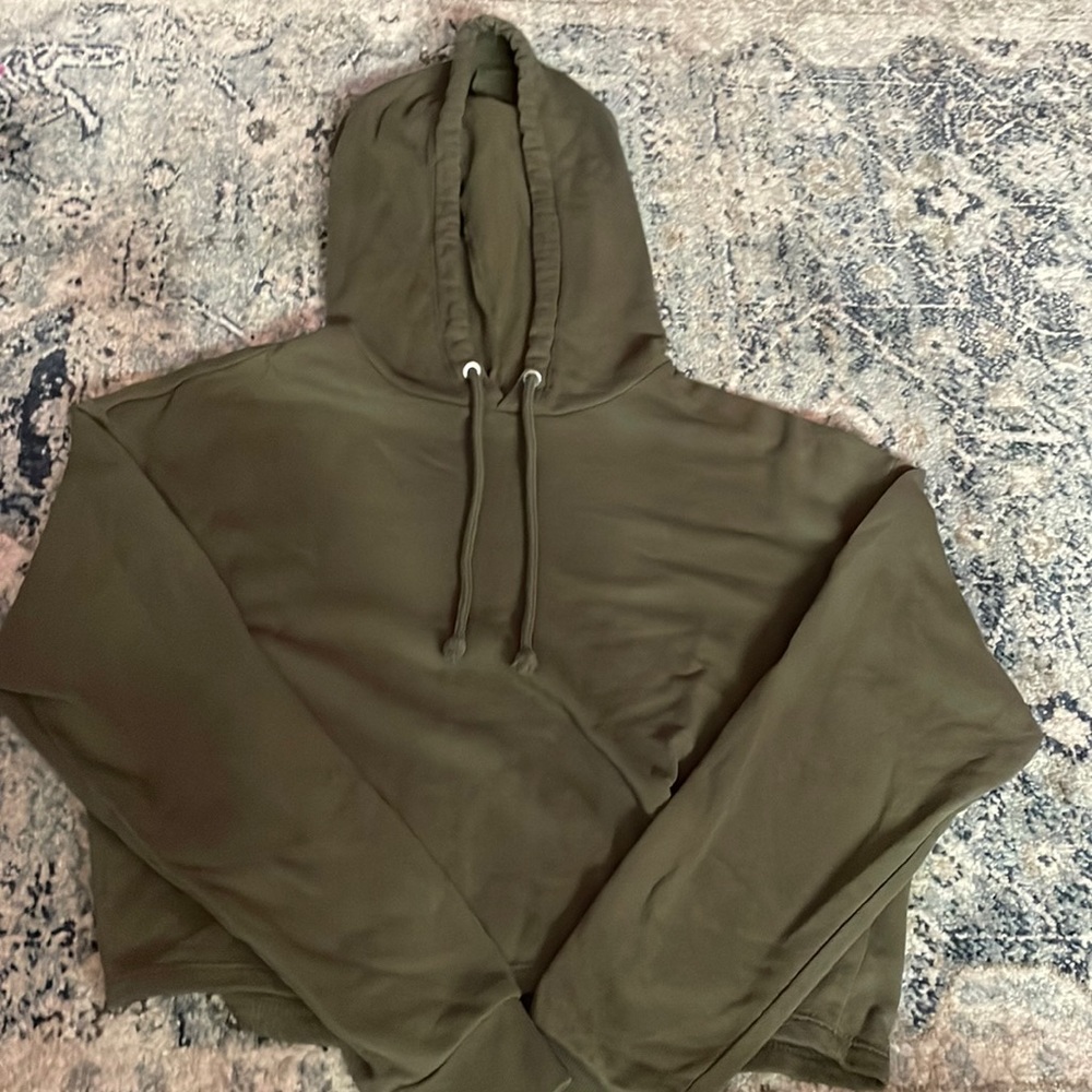 size small long sleeve cropped hooded sweater